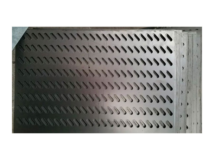 篩板加工產品的優勢助力其應用的廣發性